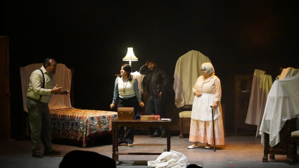 utileria en teatros moderna