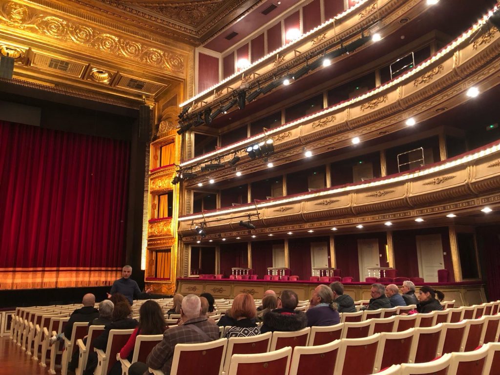 Acústica en Teatros Modernos